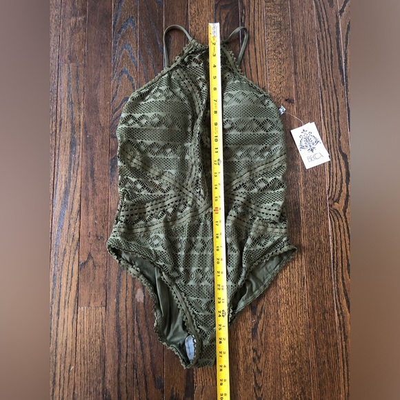 BECCA Women’s XL Olive Green Crochet Halter One-Piece Open-Stitch Swimsuit - NWT - Picture 9 of 15